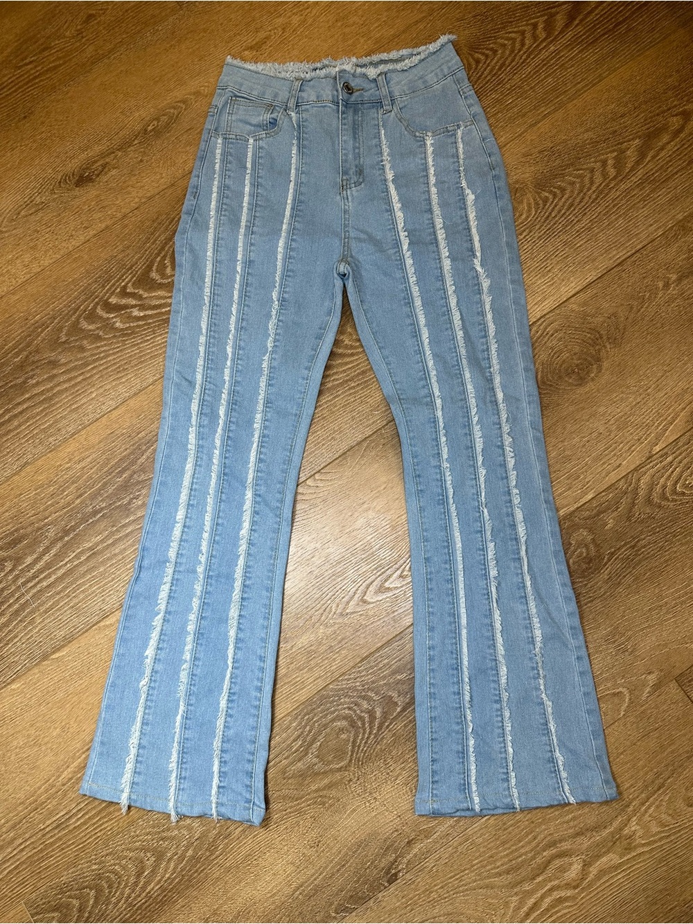 Light Wash Fringe-Stripe Women’s Jeans M